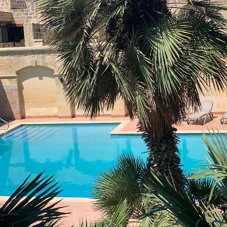Tal-Mirakli Għarb Exterior foto