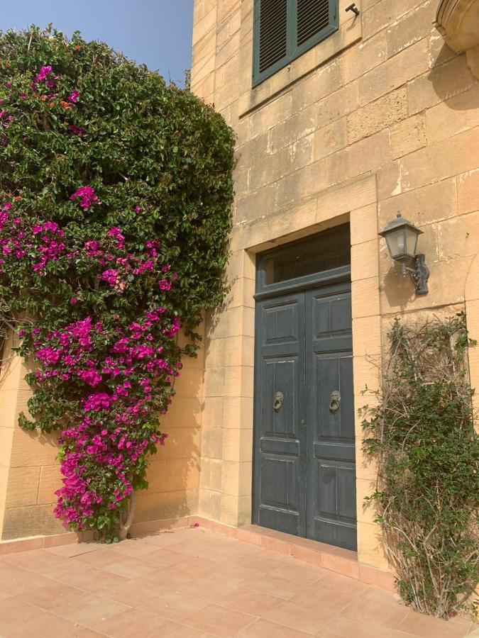 Tal-Mirakli Għarb Exterior foto