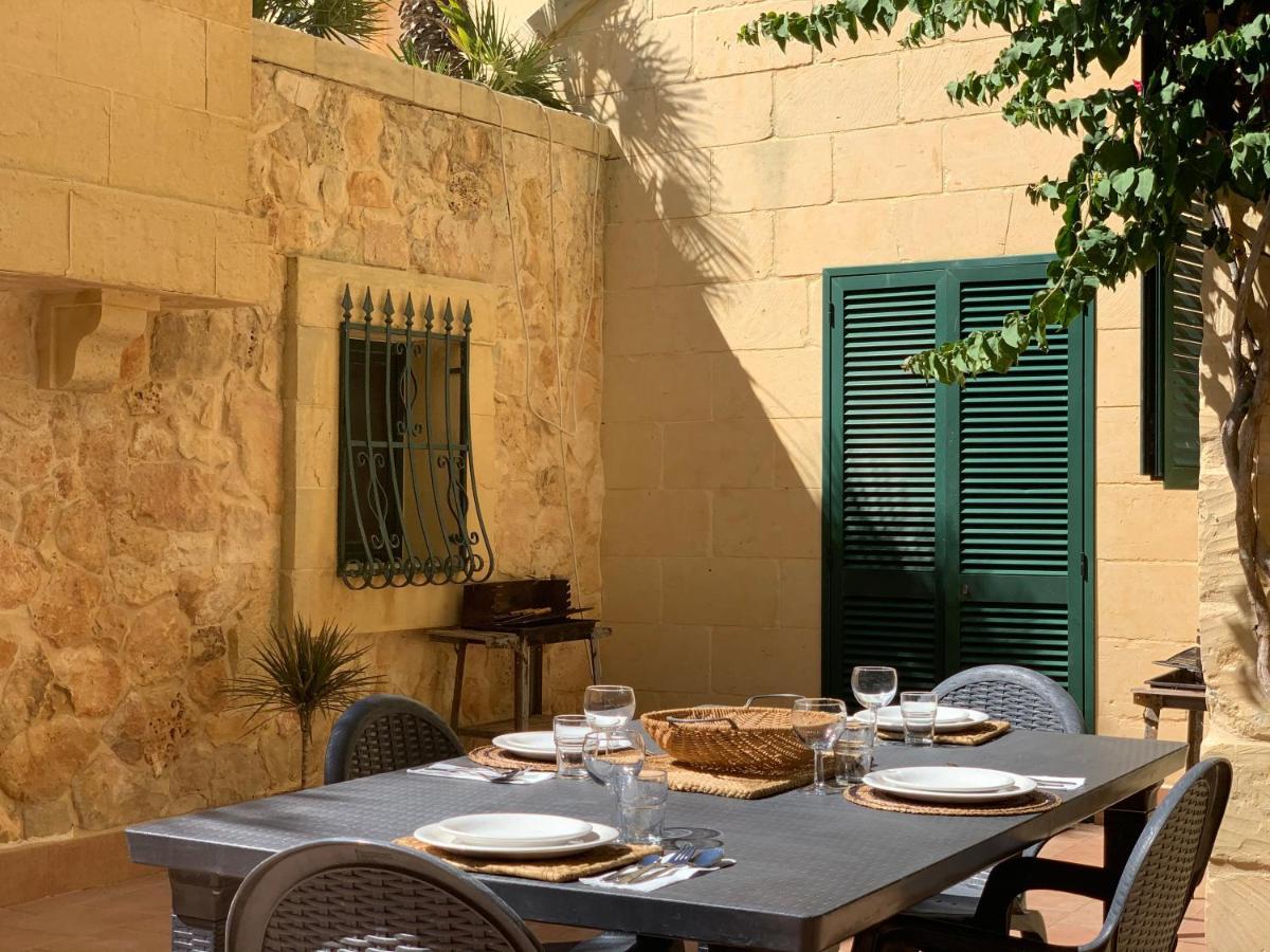 Tal-Mirakli Għarb Exterior foto