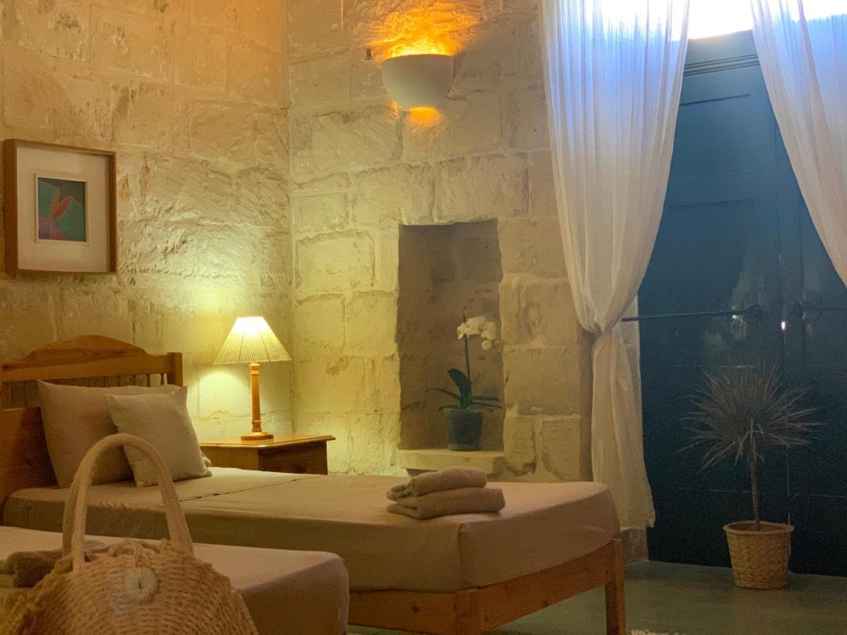 Tal-Mirakli Għarb Exterior foto