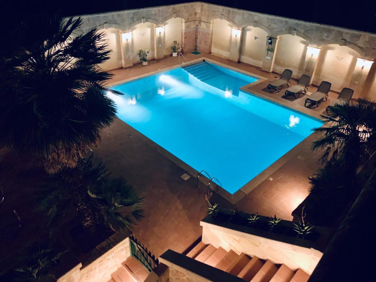 Tal-Mirakli Għarb Exterior foto